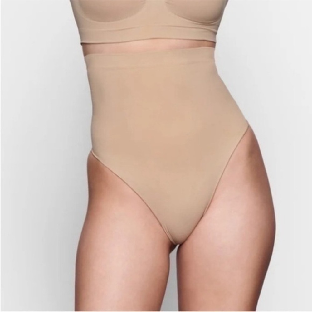 SKIMS SHAPING UNDERWEAR SEAMLESS SCULPT HIGH WAISTED THONG CLAY LARGE